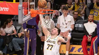 Parkede tarihi gece: Luka Doncic 52 sayıyla Los Angeles Lakers'ı sırtladı
