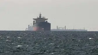 Hürmüz Boğazı'nda alarm: Umman açıklarındaki ticari gemide yangın çıktı