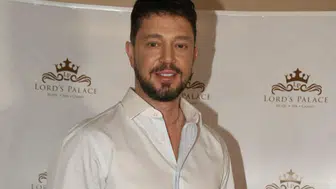 Murat Boz Kıbrıs konserinde özel hayatı ve gündeme dair konuştu
