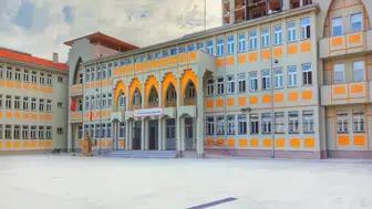 Esenyurt Sezai Karakoç Anadolu Lisesi’nde saldırı mı oldu, ne yaşandı, kaç öğrenci yaralandı, şüpheli gözaltında mı?