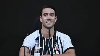 Beşiktaş'a dev golcüsünden sevindiren haber: Yıldız isim sahalara döndü