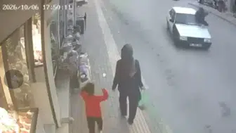 Herkes o anlara kilitlendi: Bursa’daki feci kaza anı saniye saniye kamerada!