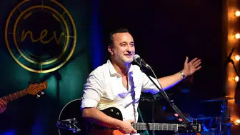 Şarkıcı Nev