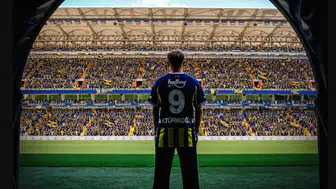 Kadıköy'de olaylı gece: Kerem Aktürkoğlu kendisini ıslıklayan tribünleri alkışladı
