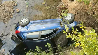 Aydın'da köprüden dereye uçan otomobilde can pazarı: 3 kişi yaralandı