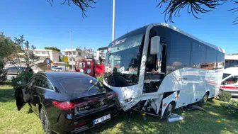 D-400 karayolunda can pazarı: Otomobilde sıkışan yolcuyu itfaiye kurtardı