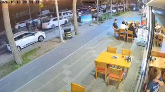 Beylikdüzü’nde yaya geçidinde feci kaza: Dengesini kaybedip yere düşen adama motosiklet çarptı