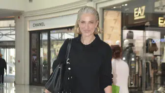 Burcu Esmersoy kış sezonu alışverişi için İstinyePark'a gitti