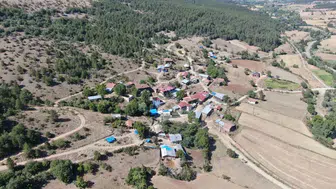 Yangında evleri küle dönen aile, müteahhit yüzünden konteynerde yaşıyor