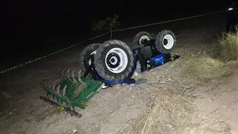 Bahçede fıstık sürerken traktörün altında kalan çiftçi hayatını kaybetti