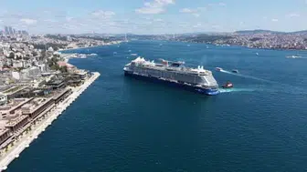 İstanbul boğazında dev kruvaziyer gemisiyle turizme yeni bir soluk