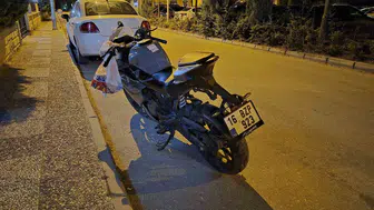 Bir motosiklet kazası daha: alkollü sürücü ve yolcusu yaralandı