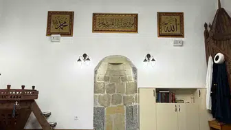 Şavşat'taki tarihi cami Osmanlı hat sanatına yeniden kavuştu