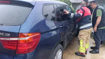 Belen’de mahsur kalan bebek kurtarıcı ekiplerin sayesinde ailesine kavuştu