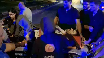 Bursa'da direğe çarpan sürücü hastaneye kaldırıldı