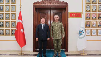 Yeni 3. ordu komutanı burhan aktaş, erzincan valisini ziyaret etti