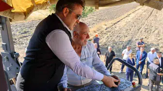 Bilecik’te grup köy yolu sıcak asfaltla buluştu