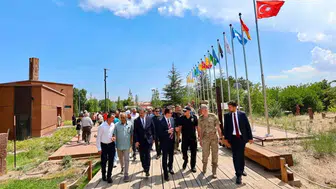 Malazgirt Zaferi’nin 955. yılına özel etkinlikler için Ahlat’ta hazırlıklar tamamlanıyor