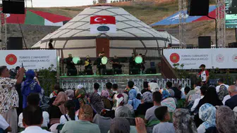 Ahlat'ta Mevlid Kandili coşkusu: Grup Dergah konseri büyük ilgi gördü
