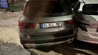 Ayvalık'ta direksiyon başında bayılan sürücü kaza yaptı