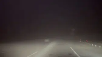 Ardahan'da sağanak sonrası yoğun sis sürücüleri zor durumda bıraktı