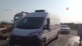 Ceyhan'da emniyet şeridindeki tıra çarpan tırın yol açtığı kaza: 2 yaralı