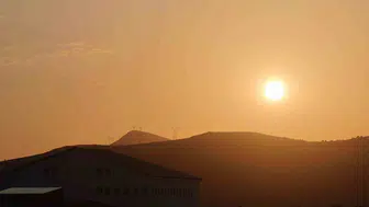 Bitlis'te ay ve güneşin muhteşem buluşması
