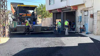 Araban'da sıcak asfalt çalışmaları hız kesmeden devam ediyor