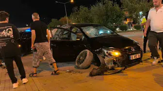 İnegöl'de kontrolden çıkan araç kaza yaptı: İki yaralı