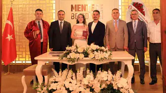 Muğla valisi düğünlerinde devlete şahitlik etti