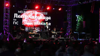 Melikgazi'de nostaljik müzik şöleni: Cazibenin adresi Çarşı oldu