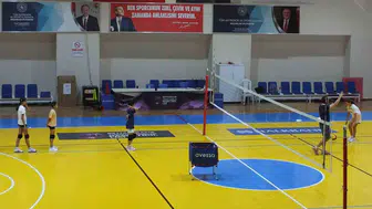 Burhaniye'de yaz spor okulları başladı: 730 öğrenci yeni dönemde yer aldı