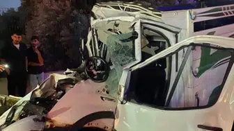 Bingöl'de trafik kazası: Pikap kamyona çarptı, bir kişi yaralandı