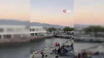 Endonezya'da meydana gelen 7.7 büyüklüğündeki depremde 20 kişi yaşamını yitirdi