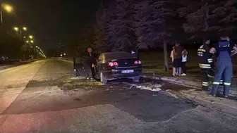 Eskişehir'de otomobil motor bölümünden alev aldı