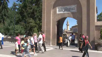 Hacı Bektaş Veli türbesi anma etkinlikleri için ziyaretçi akınına uğradı
