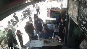 Heimlich manevrası ile kadının hayatını kurtaran polisten anlamlı sözler