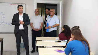Akdeniz'de gençlere ücretsiz eğitim desteği ile fırsat eşitliği sağlanıyor
