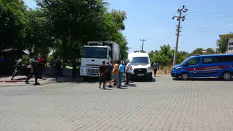 Çöp kamyonu altında kalan temizlik işçisi hayatını kaybetti