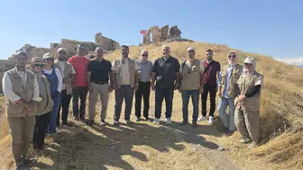 Bayburt Kalesi'nde 5 bin yıllık eser keşfi heyecan yarattı