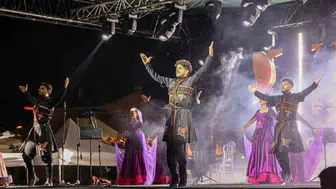 Bilecik'in Pazaryeri ilçesinde Alişan konserine büyük ilgi: 25 bin kişi katıldı
