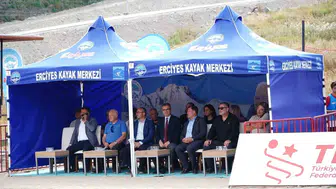 Erciyes'te 2 bin 200 metrede plaj hentbolu heyecanı yaşandı