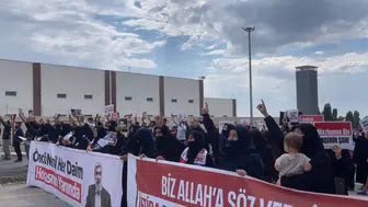 Erzurum'da Kuytul taraftarlarından cezaevi önünde izinsiz gösteri