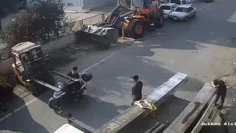 Tekirdağ'da motosikletli sürücünün kaza anı güvenlik kamerasında