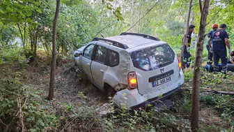 Bingöl'de direksiyon hakimiyeti kayboldu, otomobil bahçeye uçtu: 2 yaralı