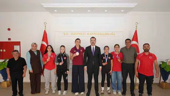 Üzümlü'nün şampiyon güreşçilerinden kaymakam hökelekli'ye ziyaret