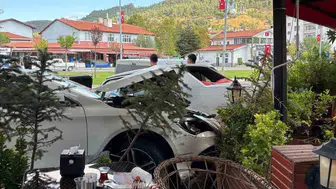 Nallıhan'da tırın çarptığı 2 otomobilde yaralılar var