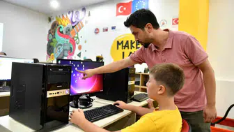 Muratpaşa'da çocuklar için robotik kodlama kursu başvuruları açıldı