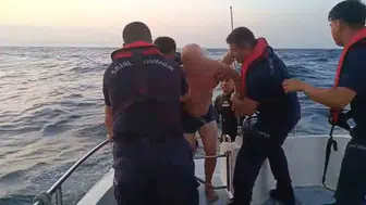 Yalova'da deniz akıntısına kapılan baba ve kızı kurtarıldı