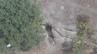 Boyabat'taki ilginç türbe doğal kaya altında gizleniyor